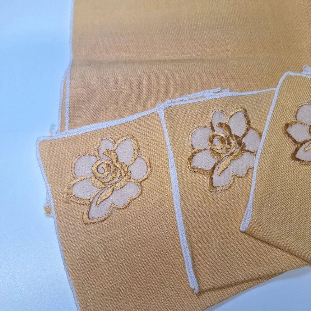 Retro Cloth Napkins Placemats Vintage Yellow Flower 16x11 inches‎ Granny Dining